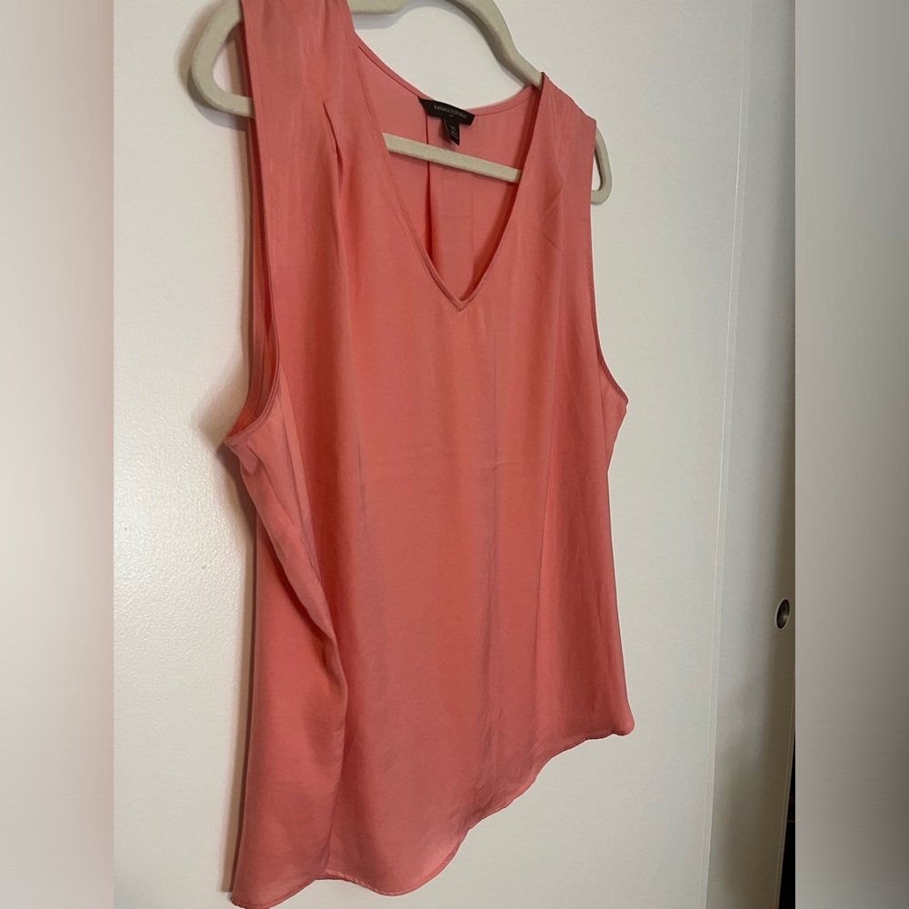 Banana Republic Factory women’s tank. Coral. Size XL. Used. Non smoking home.